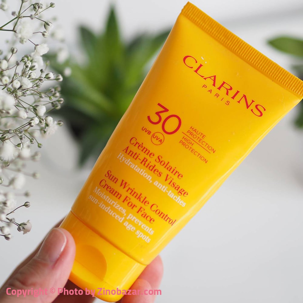 لیه محصولات مراقبتی و آرایشی این برند اللخصوص کرم ضد آفتاب SPF30 کلارنس دارای ترکیبات انحصاری ضدآلودگی هستند.